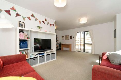 Photo of property in 48b Harmel Road, Glendene, Auckland, 0602