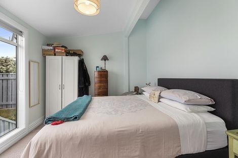 Photo of property in 8 Pari Tai Way, Houghton Bay, Wellington, 6023