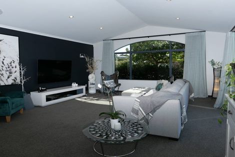 Photo of property in 64 Lorna Irene Drive, Raumati South, Paraparaumu, 5032