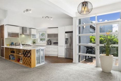 Photo of property in 67a Hastings Road, Mairangi Bay, Auckland, 0630