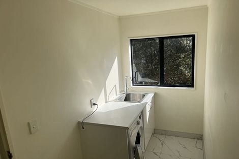 Photo of property in 2/5 Mchardy Place, Glenfield, Auckland, 0627