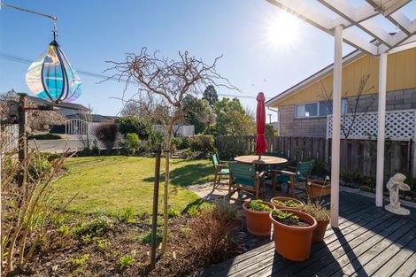 Photo of property in 17 Churchill Place, Waimate, 7924