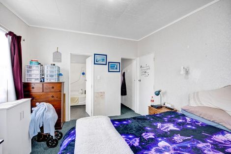 Photo of property in 1 County Drive, Hawera, 4610