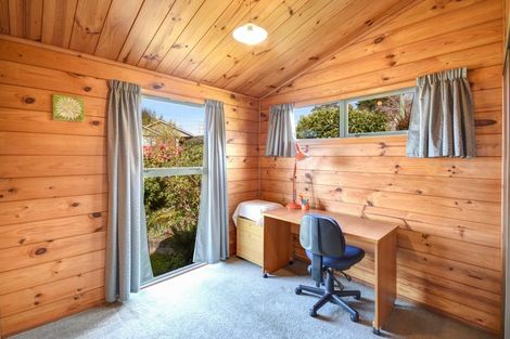 Photo of property in 14 Honeystone Street, Helensburgh, Dunedin, 9010