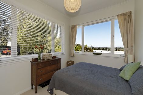 Photo of property in 3 Roland Hill, Glen Eden, Auckland, 0602