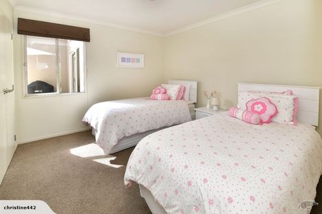 Photo of property in 34 Chesterfield Way, Orewa, 0931