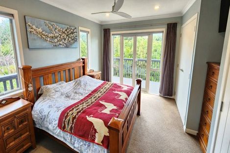 Photo of property in 9a Larsen Place, Merrilands, New Plymouth, 4312