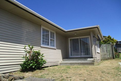 Photo of property in 135 Driver Crescent, Cannons Creek, Porirua, 5024