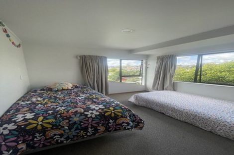 Photo of property in 2/16 Kiteroa Terrace, Rothesay Bay, Auckland, 0630