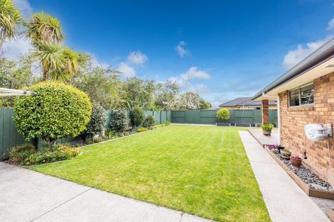 Photo of property in 17 Whitford Place, Rototuna North, Hamilton, 3210