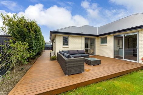 Photo of property in 6 Bargrove Close, Halswell, Christchurch, 8025