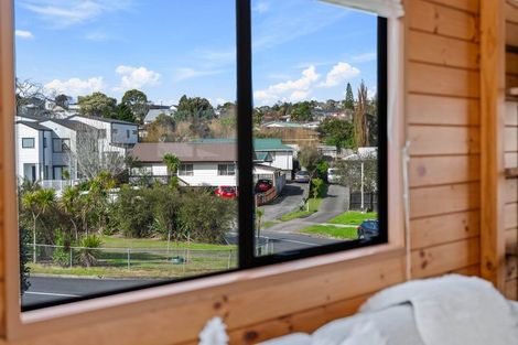 Photo of property in 5 Elizabeth Drive, West Harbour, Auckland, 0618