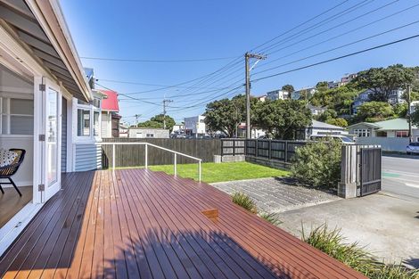 Photo of property in 99 The Parade, Island Bay, Wellington, 6023