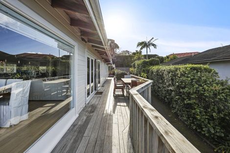 Photo of property in 13 Colmar Road, Mellons Bay, Auckland, 2014