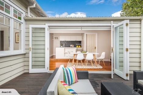 Photo of property in 28 Cardwell Street, Onehunga, Auckland, 1061