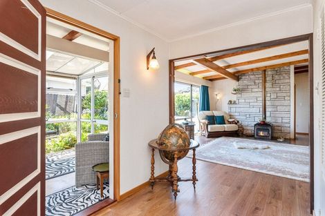 Photo of property in 9 Bermuda Grove, Paraparaumu Beach, Paraparaumu, 5032