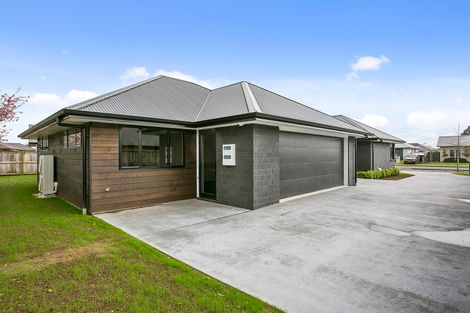 Photo of property in 35 Tulip Drive, Cambridge, 3434