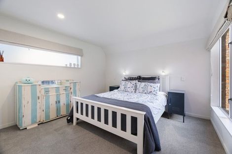 Photo of property in 2/195 Memorial Avenue, Burnside, Christchurch, 8053