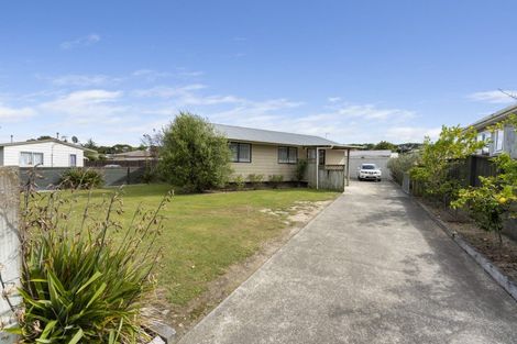 Photo of property in 19 Mcleavey Drive, Kelvin Grove, Palmerston North, 4414