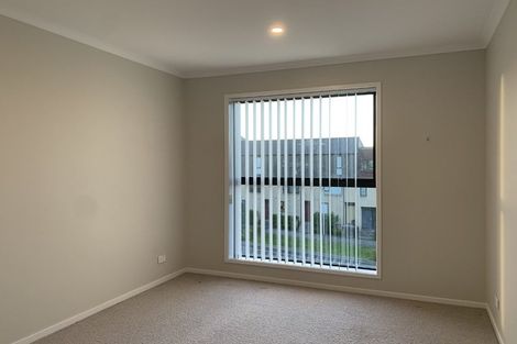 Photo of property in 5/4 Matimati Place, Hobsonville, Auckland, 0616