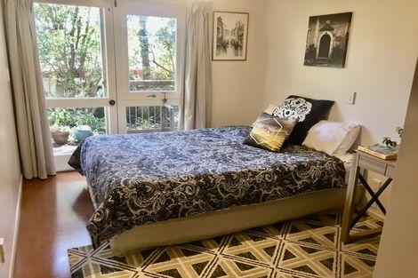 Photo of property in 4 Tranquil Glade, Hillcrest, Auckland, 0627