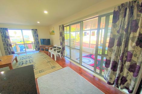 Photo of property in 30 Megan Avenue, Pakuranga Heights, Auckland, 2010