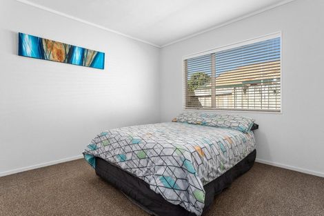 Photo of property in 5 Edgewater Grove, Whakatane, 3120