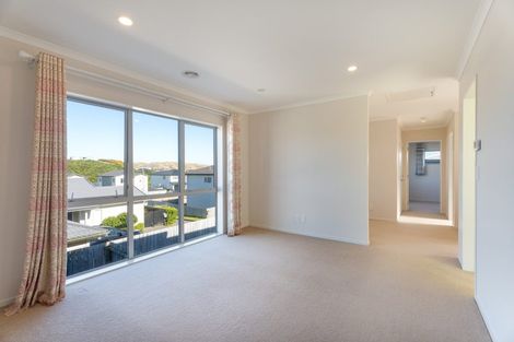 Photo of property in 71 Grenada Drive, Grenada Village, Wellington, 6037