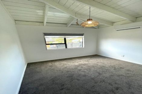 Photo of property in 77 Spence Road, Henderson, Auckland, 0612