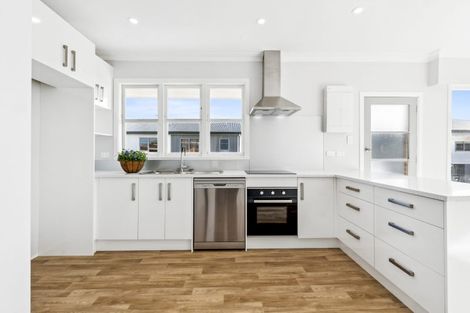 Photo of property in 70 Clevedon Road, Papakura, 2110