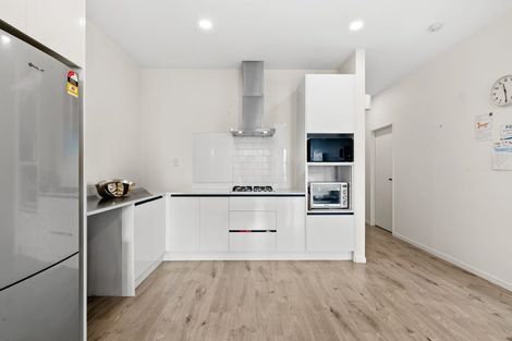 Photo of property in 6 Swamp Kauri Grove, Papakura, 2110