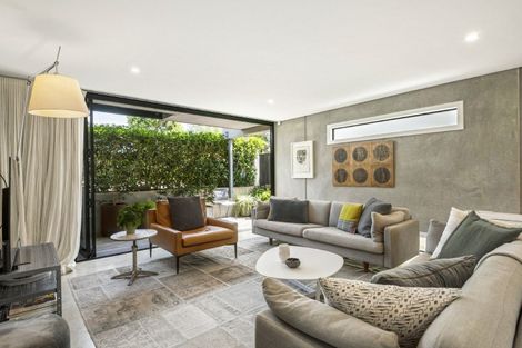 Photo of property in 81 Queen Street, Northcote Point, Auckland, 0627