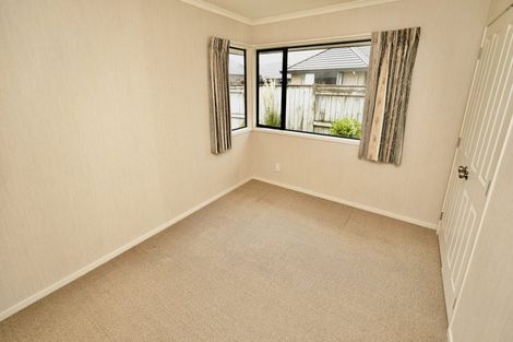 Photo of property in 24 Johnstone Drive, Fitzherbert, Palmerston North, 4410
