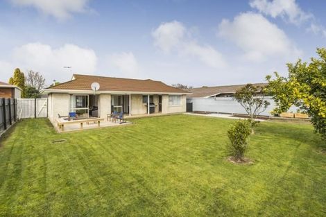 Photo of property in 80 John F Kennedy Drive, Milson, Palmerston North, 4414