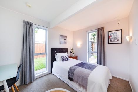 Photo of property in 15 Chilton Grove, Hokowhitu, Palmerston North, 4410