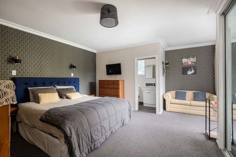 Photo of property in 10 Wallath Road, Westown, New Plymouth, 4310