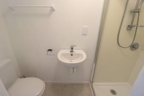 Photo of property in 4 Teviot Place, Totara Vale, Auckland, 0629