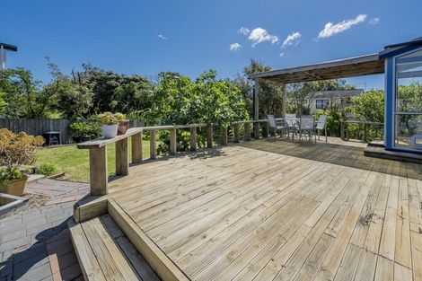 Photo of property in 4 Pio Pio Place, Waikanae Beach, Waikanae, 5036