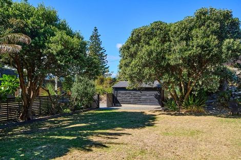 Photo of property in 52 Tutere Street, Waikanae Beach, Waikanae, 5036