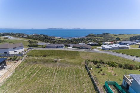 Photo of property in 17d Eagles Way, Cable Bay, 0420