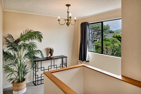 Photo of property in 19 Puketai Place, Pukerua Bay, 5026