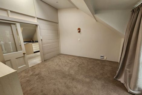 Photo of property in 53 Anzac Parade, Durie Hill, Whanganui, 4500