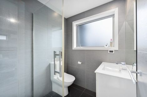 Photo of property in 94 Lake Panorama Drive, Henderson Valley, Auckland, 0612