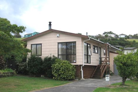 Photo of property in 72 West Harbour Drive, West Harbour, Auckland, 0618
