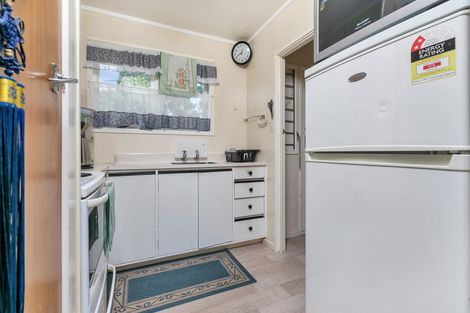 Photo of property in 1/32 Rosewarne Crescent, Glendene, Auckland, 0602