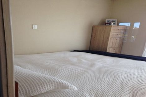 Photo of property in 84 Ocean View Road, Northcote, Auckland, 0627