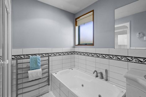 Photo of property in 22 Boyes Crescent, Frankton, Queenstown, 9300