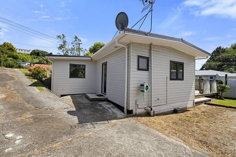 Photo of property in 65 Seaview Road, Marfell, New Plymouth, 4310