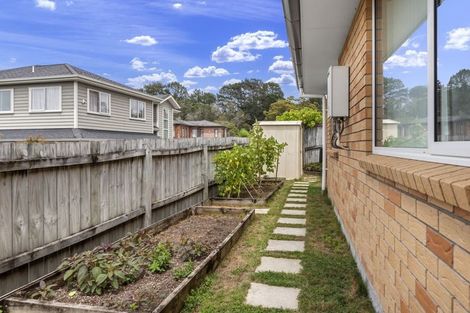 Photo of property in 78 Lake Panorama Drive, Henderson Valley, Auckland, 0612
