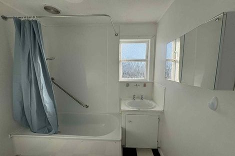 Photo of property in 206 Coronation Avenue, Welbourn, New Plymouth, 4310